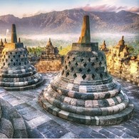 Sunrise Berkabut Di Borobudur