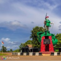 " Tugu LB.MOERDANI "