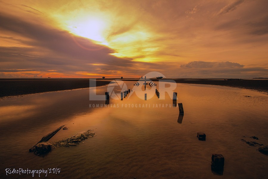 " Sunset at Lampu Satu Beach "