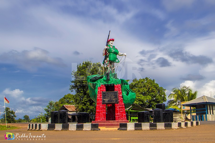 " Tugu LB.MOERDANI "