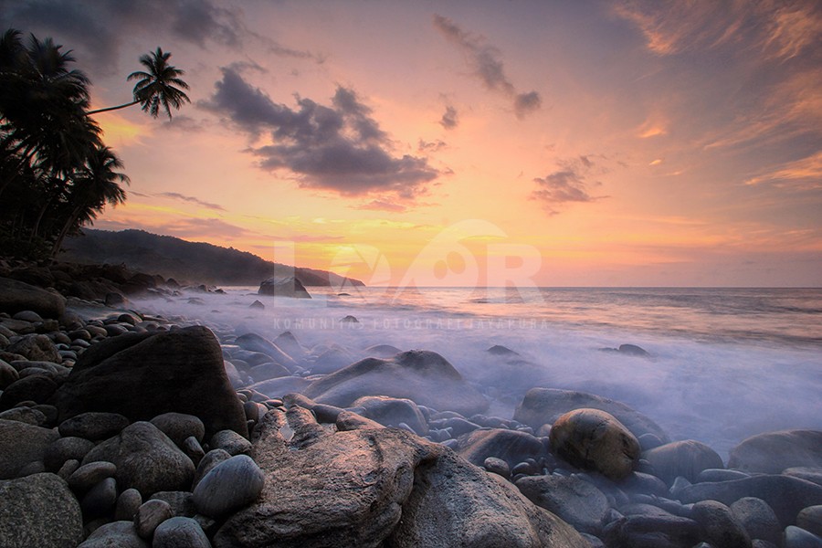 == Sunset at Dormena Beach ==