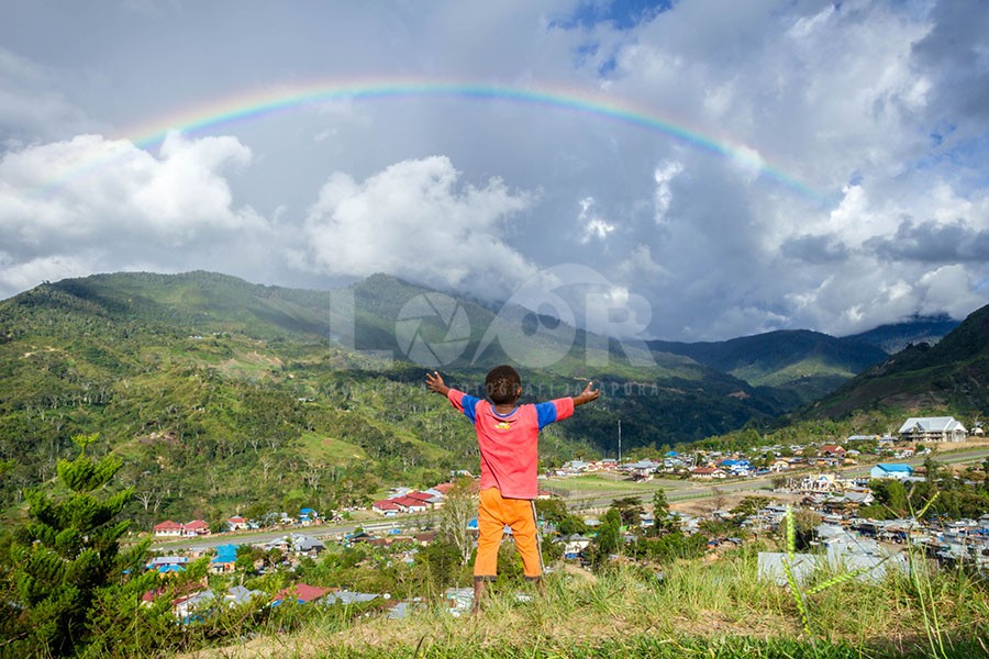 Biar nanti langit terbelah aku Papua